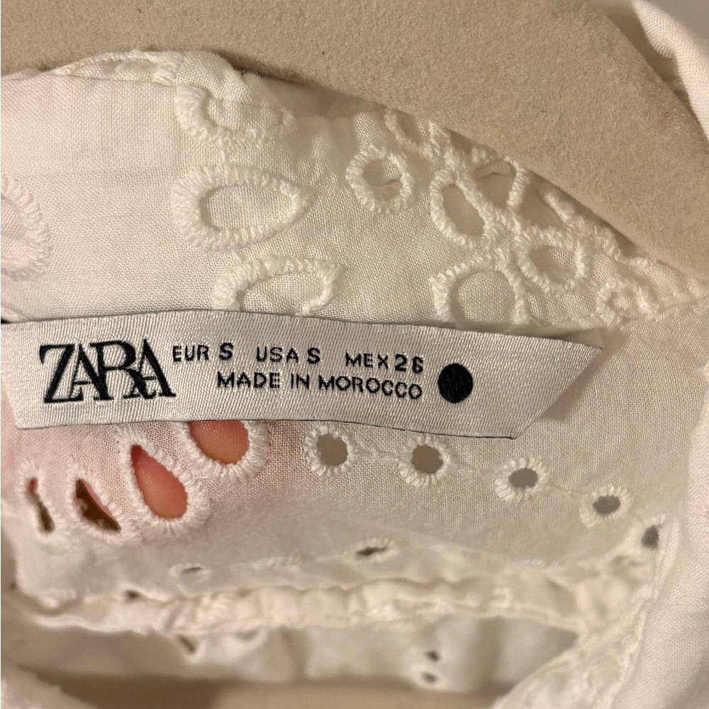 Zara White Eyelet Button-Down Shirt - Picture 2 of 4